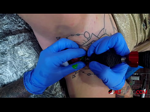 ❤️ Extremely tattooed hottie Sully Savage got a tattoo on her clitoris ️❌ Sluts at porn en-us.cassino-vulkan646.ru ️❤